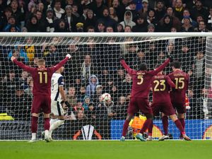 Supporting image for story: Tottenham pay for missed chances after Mats Hummels earns Roma a draw