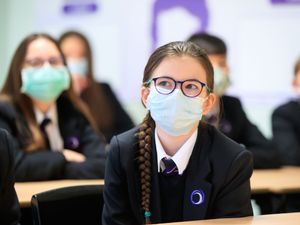 Supporting image for story: Not enough evidence to remove face masks in classrooms after Easter – union