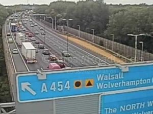 Supporting image for story: Accident on the M6 near Walsall causes tailbacks 