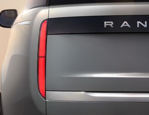 With more patents filed for New Range Rover Electric than any other Range Rover before, prototypes are now being subjected to one of the most rigorous engineering sign-off programmes ever – to confirm capability spanning extreme temperatures, all conditions and every terrain – and of course wading through up to 850mm deep water