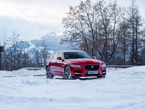 Supporting image for story: Review: Jaguar’s XF Sportbrake shows that diesel estate cars still have a place on our roads