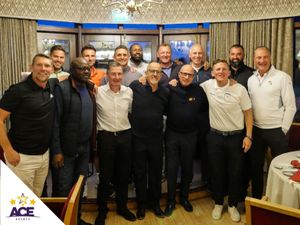 Supporting image for story: Midlands heroes tee off in honour of ex-Walsall boss Chris Nicholl