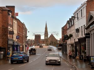 Supporting image for story: Two concern for safety calls in one evening at Shrewsbury bridge over River Severn