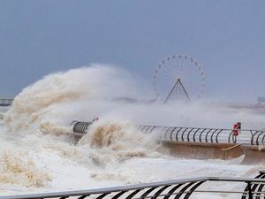 Supporting image for story: Snow warnings persist as Government commits aid after Storm Ciara