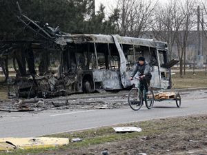 Supporting image for story: Concerns on Mariupol relief effort as Russia accuses Ukraine of oil depot strike