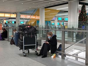 Supporting image for story: New rules for travellers arriving in England delayed until next week
