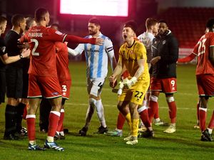Supporting image for story: Walsall keeper reveals what is keeping him on his toes
