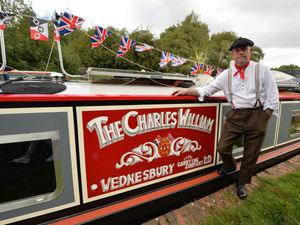 Supporting image for story: Boating Festival organises dangle Glastonbury entry carrot to attract volunteers