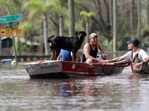 Supporting image for story: At least 10 dead as Hurricane Milton clean up begins for Sunshine State