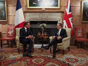 Supporting image for story: Starmer talks about Ukraine over dinner with Macron
