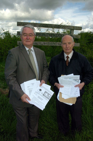 Councillors Roger Evans and David Farmer with the petitions at Corporation Lanexxxx