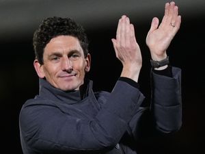 Supporting image for story: Keith Andrews plans to keep rotating as Brentford reach EFL Cup quarter-finals