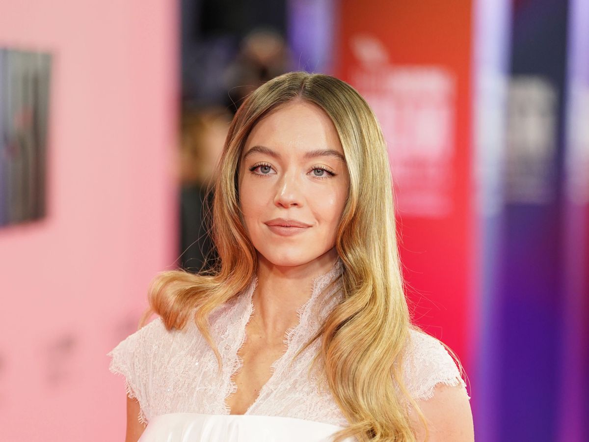 Sydney Sweeney says her silence after jeans advert furore ‘widened the divide’ Sydney Sweeney says her silence after jeans advert furore ‘widened the divide’