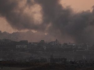 Supporting image for story: Israeli strikes continue near Gaza’s Rafah