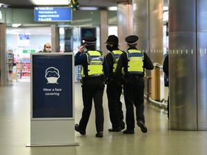 Supporting image for story: Public face police checks if spotted away from home during lockdown, Met warns