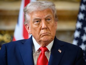 Supporting image for story: Trump says UK will be hit by tariffs until US reaches deal to buy Greenland