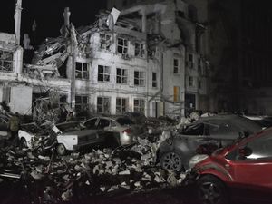 Supporting image for story: Ukrainian women pulled alive from rubble hours after Russian missile strike