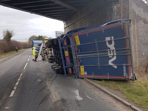 Supporting image for story: Long delays after lorry hits bridge and overturns in Lichfield