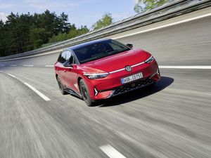 Supporting image for story: Volkswagen’s ID.7 GTX and Tourer available to order