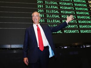 Supporting image for story: Reform ‘could deport 600,000 asylum seekers’ under immigration plan