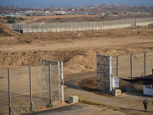 Supporting image for story: One Israeli killed and three wounded in West Bank attack