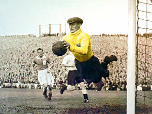 Supporting image for story: Molineux ready to pay tribute to Bert Williams