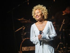 Supporting image for story: Emeli Sandé to play Birmingham HMV show