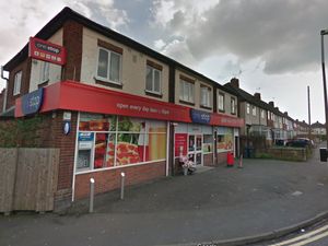 Supporting image for story: Shopkeeper threatened with hammer leads police to suspected robber