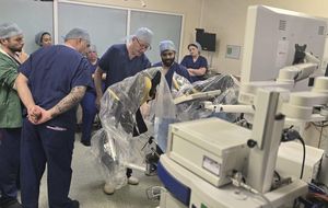 Consultant Urologist Mr Peter Cooke, Midlands Urology and Abdul Chowdhury at PROCEPT BioRobotics with the NHWH theatre team.