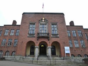 Supporting image for story: Firms offered £350k to resettle Syrian refugees in Dudley 