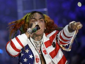 Supporting image for story: Rapper Tekashi 6ix9ine reaches deal to end jail stint over release violations