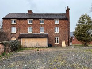 Supporting image for story: Three-storey derelict house could become "fabulous" property
