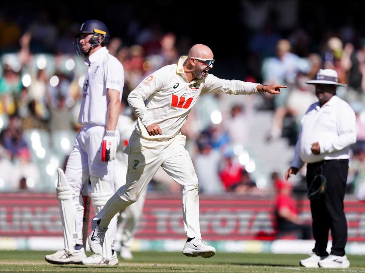 England on brink of Ashes defeat as Nathan Lyon stars for Australia