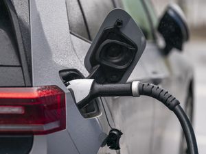 Supporting image for story: Electric vehicles account for more than one in 20 car miles driven in UK – study