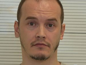 Supporting image for story: Conspiracy theorist does not present risk to public, parole hearing told