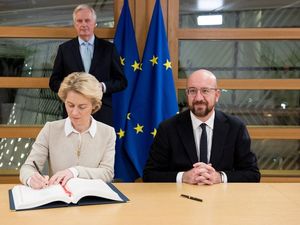 Supporting image for story: Each will fight for their interests, says EC president on ’emotional’ Brexit day