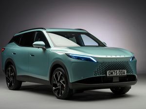 Supporting image for story: Omoda’s new 7 heading to the UK priced from £29,915