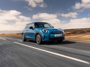 Supporting image for story: Mini offers all new EV customers a free home charger