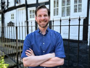 Supporting image for story: Labour picks former Royal Marine to fight General Election in Halesowen