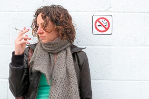 Young smokers put themselves at risk