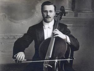 Supporting image for story: Cellist kept on playing as the Titanic went down