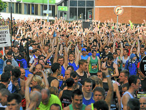 Supporting image for story: Thousands join golden girl Ellie Simmonds for Great Birmingham Run