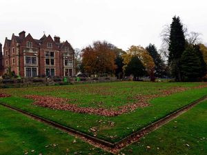 Supporting image for story: Controversial move to make bowling clubs pay up could be scrapped 