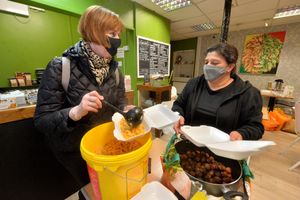 Helpers Kate Alexander and Bali Dhillon..