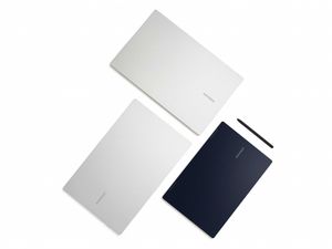 Supporting image for story: Samsung ‘parks its tanks on Apple’s lawn’ with new laptop range