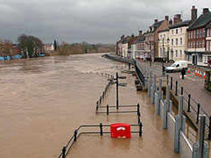 Supporting image for story: Fears as river levels rise
