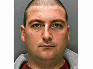 Supporting image for story: Seven arrested over murder suspect John Anslow's escape from custody