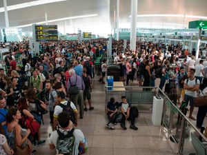 Supporting image for story: Easter travel chaos warning as strikes threaten disruption at major airports in Spain