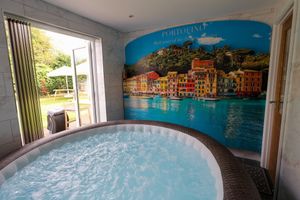 The hot tub at Glen Gandy's garden bar in the West Midlands.