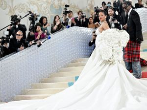 Supporting image for story: Rihanna, Serena Williams and Karlie Kloss show off pregnancies at Met Gala